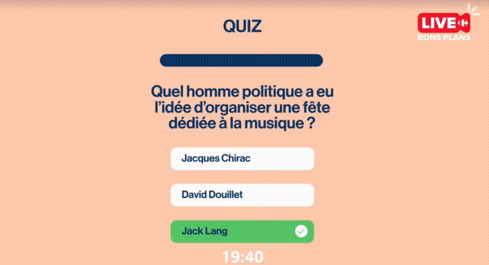 un générique de Live Shopping Carrefour qui fait patienter les auditeurs avec un quiz interactif